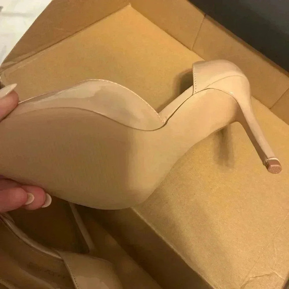 NWT- Shoe dazzle size 6.5 tan heels - Picture 2 of 6